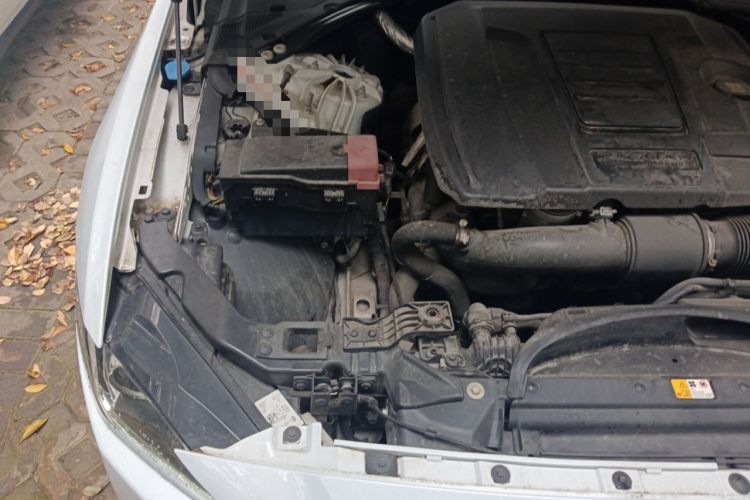 Used Jaguar XE 2019 2.0T 300 PS All-Wheel-Drive Landmark Edition Engine Bay Right