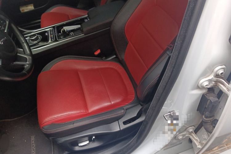 Used Jaguar XE 2019 2.0T 300 PS All-Wheel-Drive Landmark Edition Left Front Seat