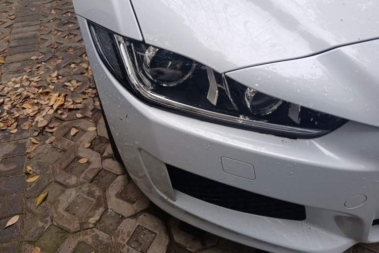 Used Jaguar XE 2019 2.0T 300 PS All-Wheel-Drive Landmark Edition Right Front Headlight