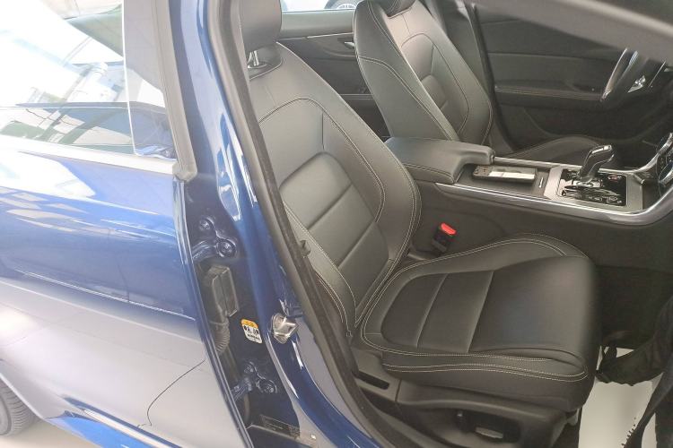 Used Jaguar XEL 2021 2.0T 200PS R-DYNAMIC Youth Sports Edition Right Front Seat