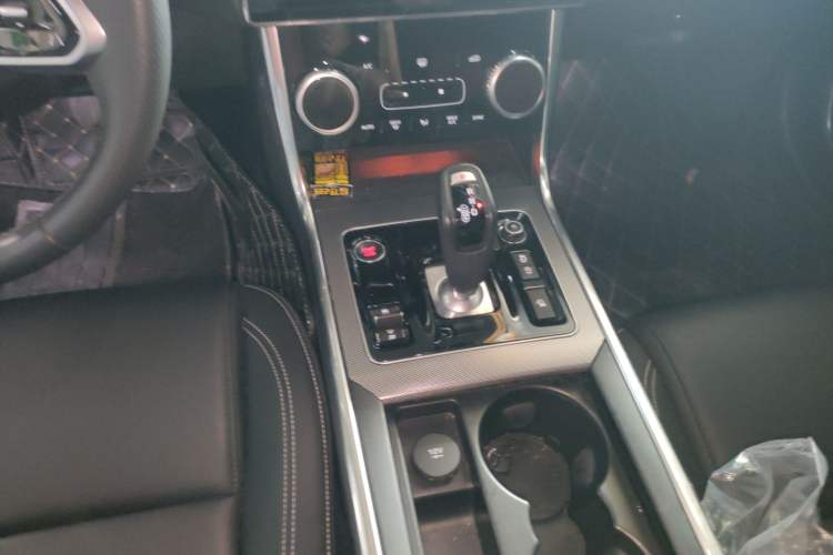 Used Jaguar XEL 2020 2.0T 200PS R-DYNAMIC Youth Sports Edition Gear Lever