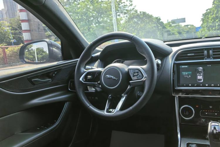 Used Jaguar XEL 2020 2.0T 200PS R-DYNAMIC Youth Sports Edition Interior 3