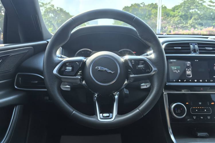 Used Jaguar XEL 2020 2.0T 200PS R-DYNAMIC Youth Sports Edition Interior 5