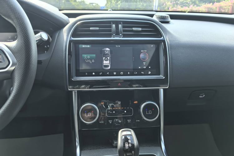 Used Jaguar XEL 2020 2.0T 200PS R-DYNAMIC Youth Sports Edition Interior 8
