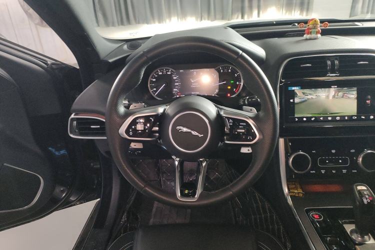 Used Jaguar XEL 2020 2.0T 200PS R-DYNAMIC Youth Sports Edition Steering Wheel