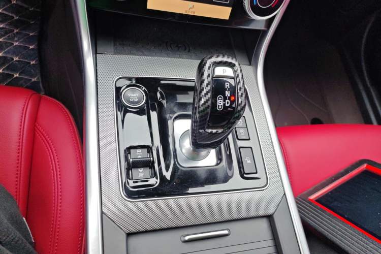Used Jaguar XEL 2024 2.0T 250 PS R-DYNAMIC S Advanced Sport Edition Gear Lever