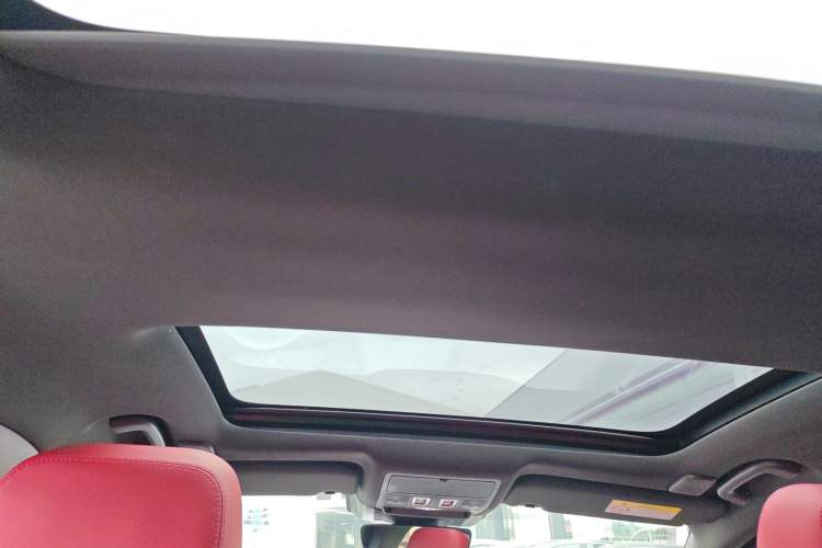 Used Jaguar XEL 2024 2.0T 250 PS R-DYNAMIC S Advanced Sport Edition Headliner