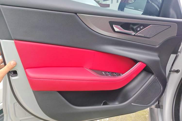 Used Jaguar XEL 2024 2.0T 250 PS R-DYNAMIC S Advanced Sport Edition Left Front Door Interior