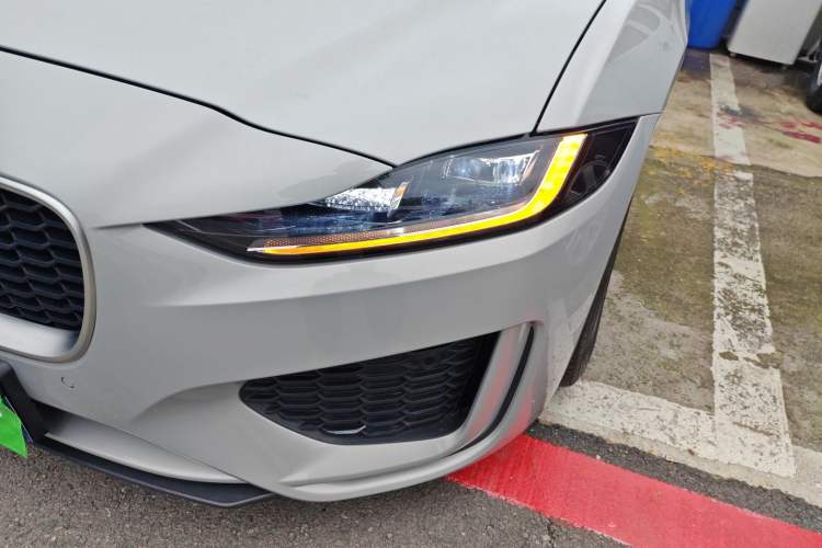 Used Jaguar XEL 2024 2.0T 250 PS R-DYNAMIC S Advanced Sport Edition Left Front Headlight