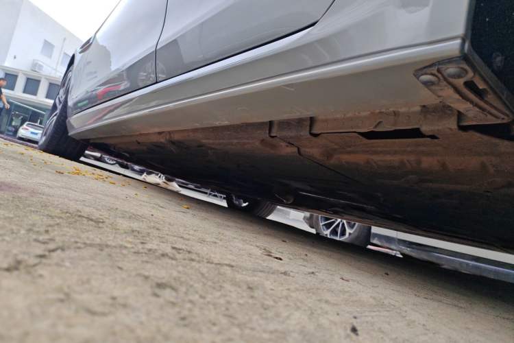 Used Jaguar XEL 2024 2.0T 250 PS R-DYNAMIC S Advanced Sport Edition Left Side Sill