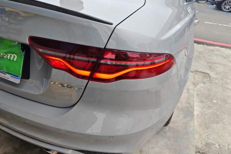 Used Jaguar XEL 2024 2.0T 250 PS R-DYNAMIC S Advanced Sport Edition Right Rear Taillight
