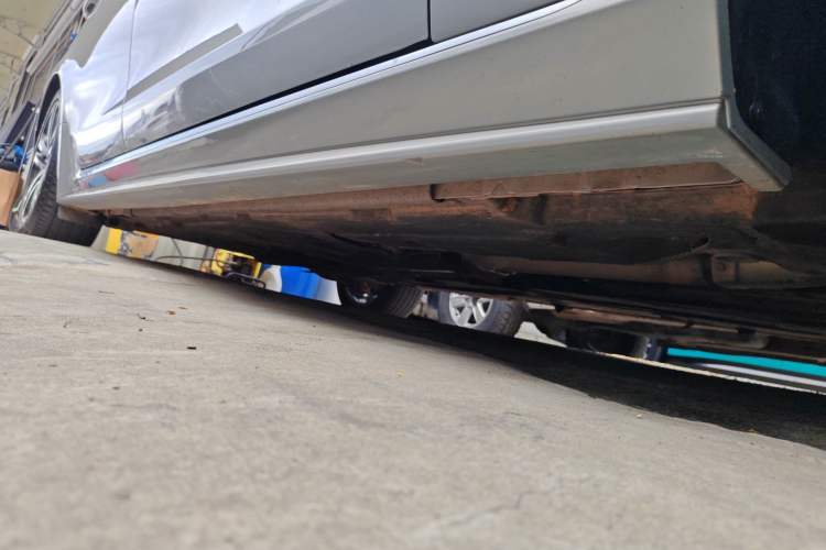 Used Jaguar XEL 2024 2.0T 250 PS R-DYNAMIC S Advanced Sport Edition Right Side Sill