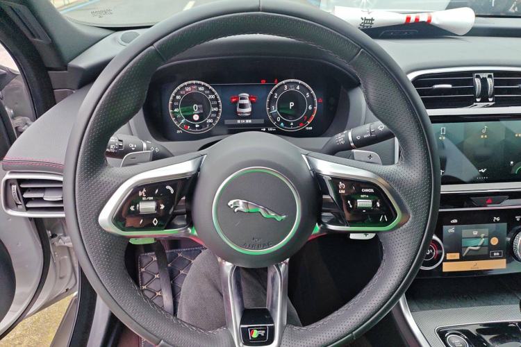 Used Jaguar XEL 2024 2.0T 250 PS R-DYNAMIC S Advanced Sport Edition Steering Wheel