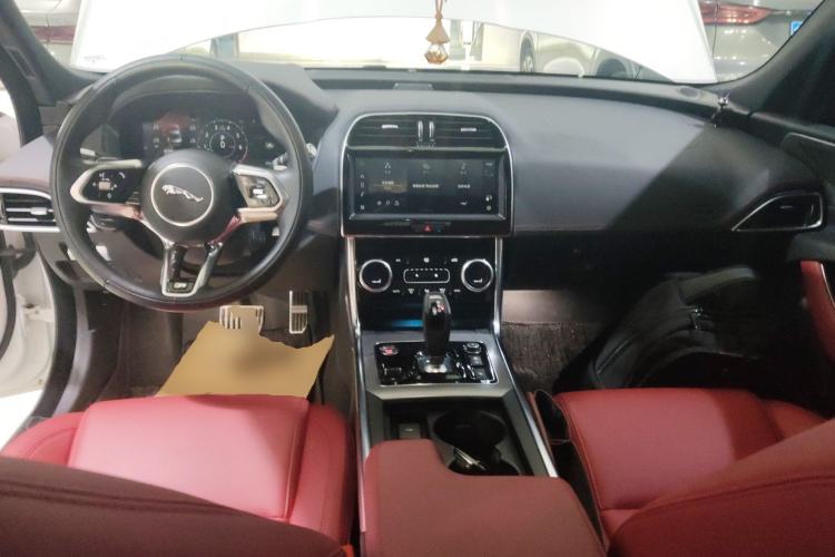 Used Jaguar XEL 2022 2.0T 250 PS R-DYNAMIC S Advanced Sport Edition Center Console