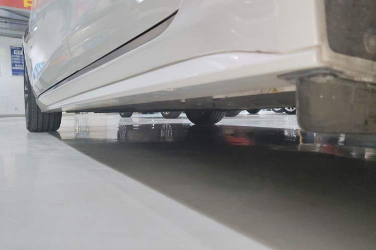 Used Jaguar XEL 2022 2.0T 250 PS R-DYNAMIC S Advanced Sport Edition Left Side Sill