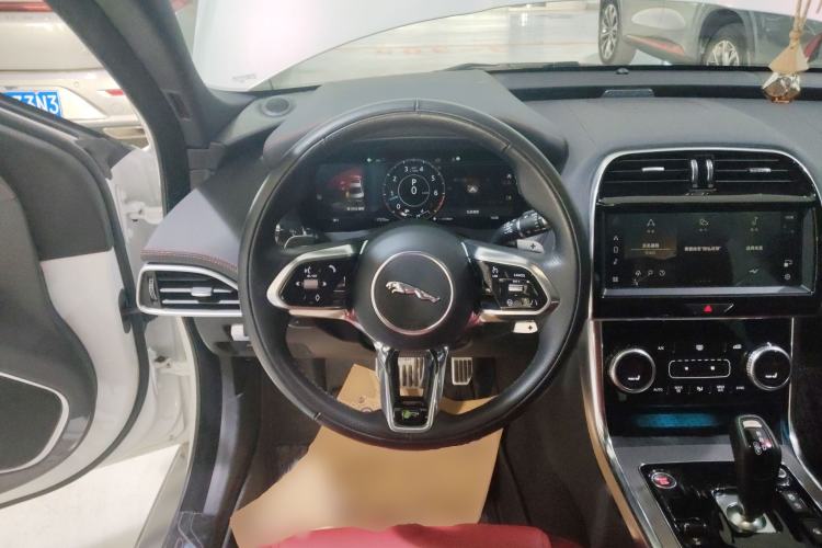 Used Jaguar XEL 2022 2.0T 250 PS R-DYNAMIC S Advanced Sport Edition Steering Wheel