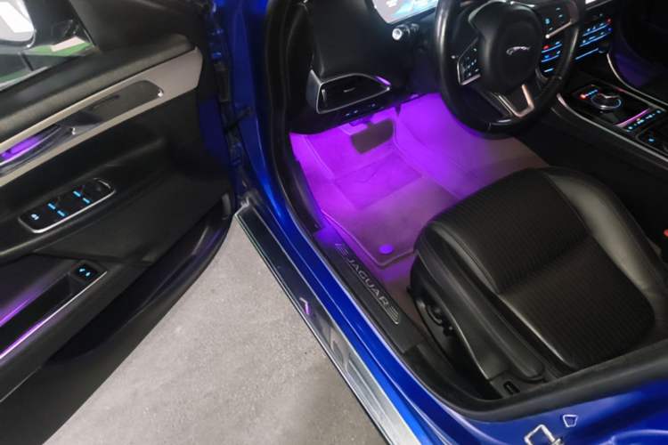 Used Jaguar XEL 2018 2.0T 250 PS Luxury Edition Driver Seat