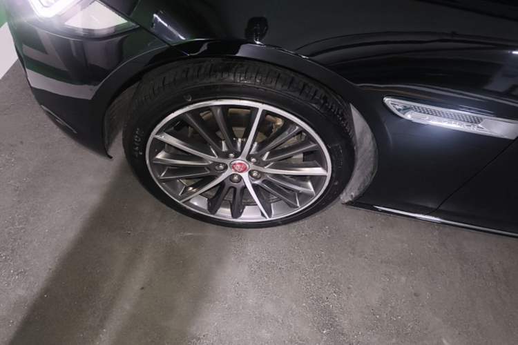 Used Jaguar XEL 2018 2.0T 250 PS Luxury Edition Left Front Wheel Hub