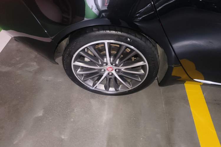 Used Jaguar XEL 2018 2.0T 250 PS Luxury Edition Right Rear Wheel Hub