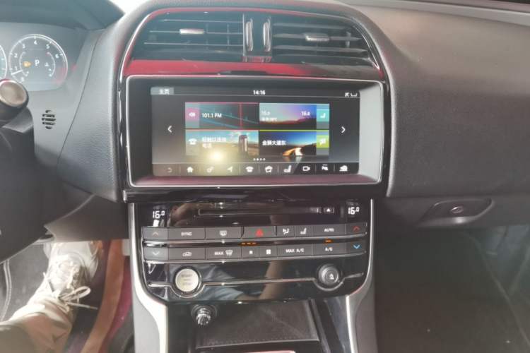 Used Jaguar XEL 2018 2.0T 200 PS Premium Edition Audio And AC Panel