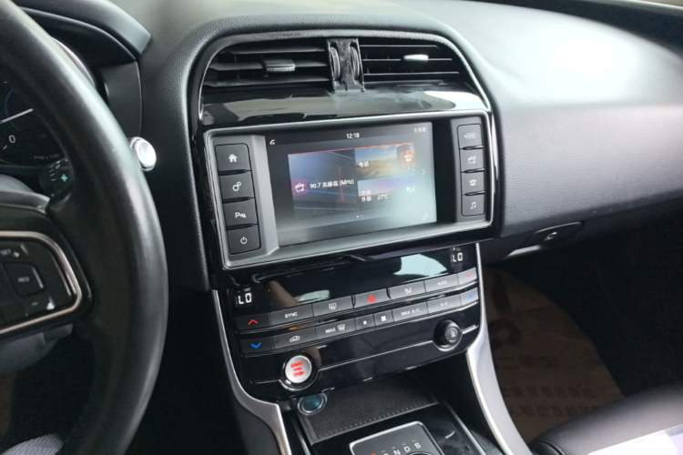 Used Jaguar XEL 2018 2.0T 200 PS Elite Edition Audio And AC Panel