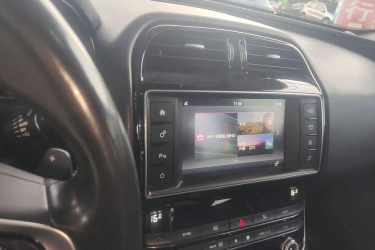 Used Jaguar XEL 2018 2.0T 200 PS Luxury Edition Audio And AC Panel