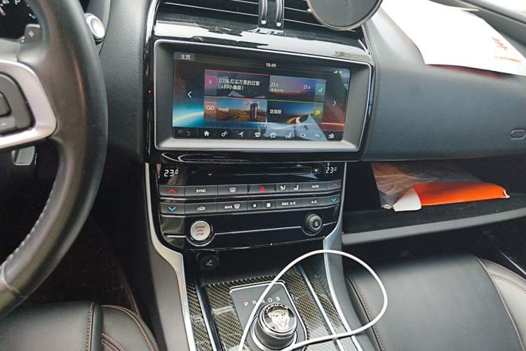 Used Jaguar XEL 2018 2.0T 200 PS Premium Edition Audio And AC Panel