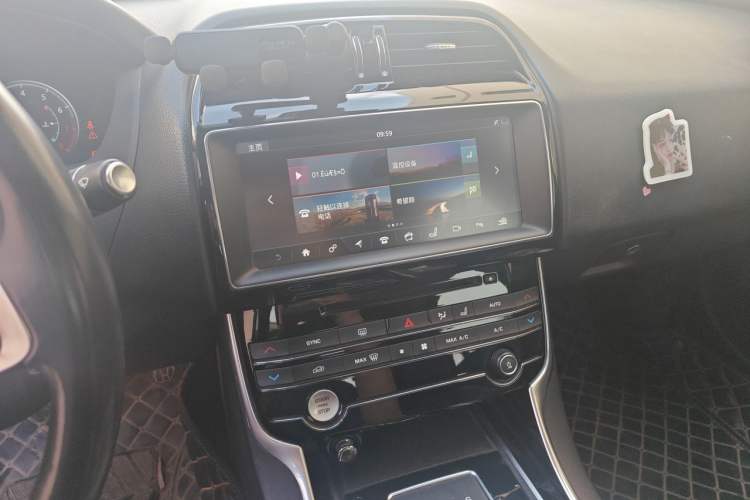 Used Jaguar XEL 2018 2.0T 200 PS Premium Edition Audio And AC Panel