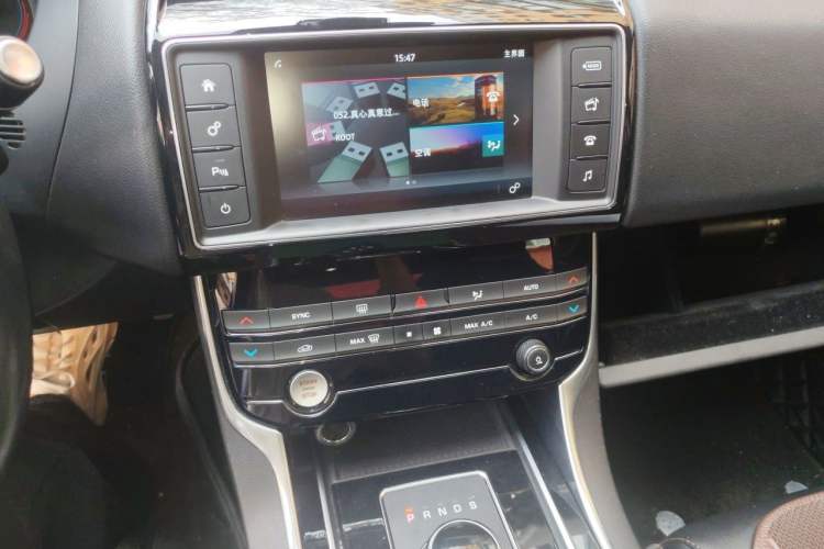 Used Jaguar XEL 2018 2.0T 200 PS Luxury Edition Audio And AC Panel