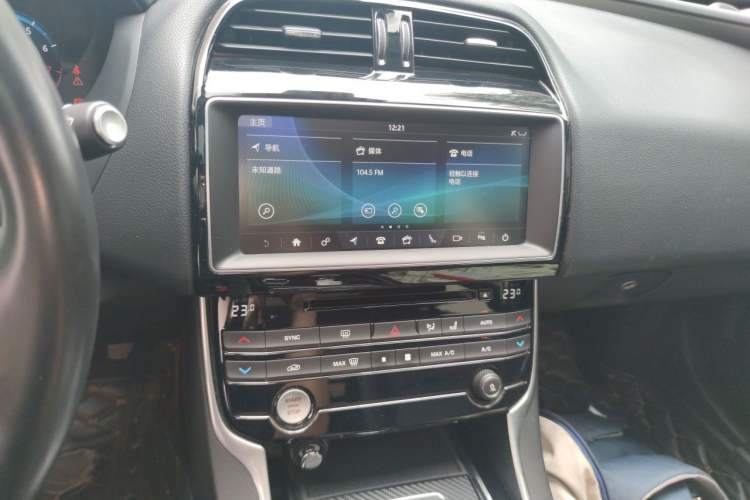Used Jaguar XEL 2018 2.0T 200 PS Premium Edition Audio And AC Panel