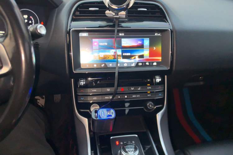 Used Jaguar XEL 2018 2.0T 200 PS Premium Edition Audio And AC Panel