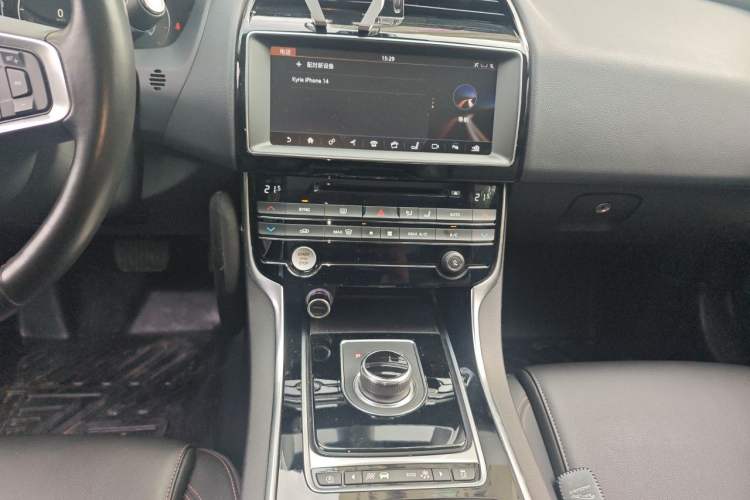 Used Jaguar XEL 2018 2.0T 200 PS Premium Edition Audio And AC Panel