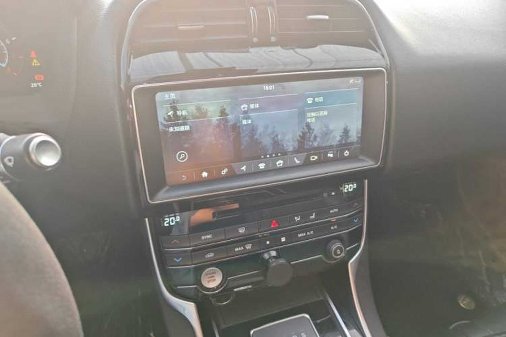 Used Jaguar XEL 2018 2.0T 200 PS Premium Edition Audio And AC Panel