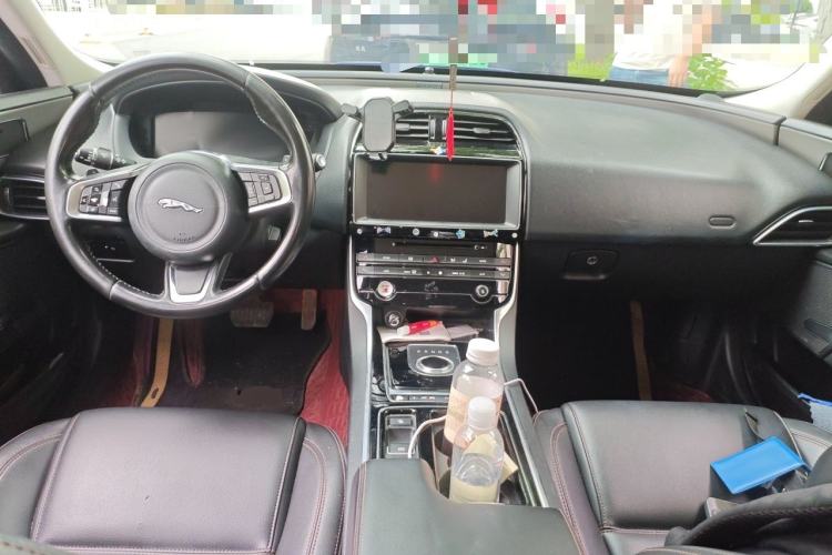 Used Jaguar XEL 2018 2.0T 200 PS Premium Edition Center Console