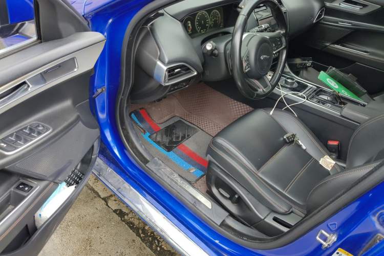 Used Jaguar XEL 2018 2.0T 200 PS Premium Edition Driver Seat