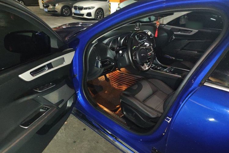 Used Jaguar XEL 2018 2.0T 200 PS Luxury Edition Driver Seat