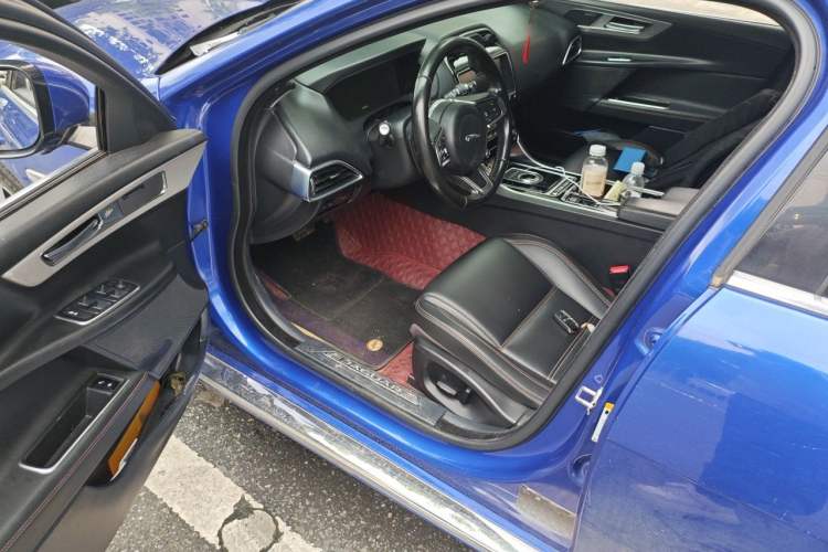 Used Jaguar XEL 2018 2.0T 200 PS Premium Edition Driver Seat
