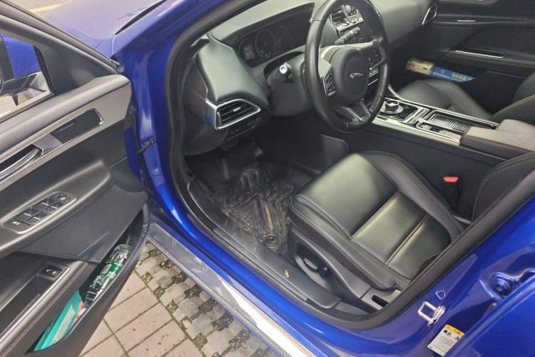 Used Jaguar XEL 2018 2.0T 200 PS Premium Edition Driver Seat
