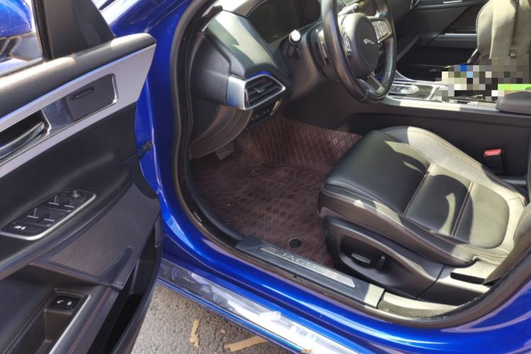 Used Jaguar XEL 2018 2.0T 200 PS Premium Edition Driver Seat