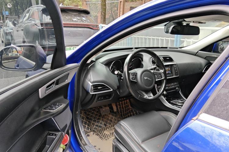 Used Jaguar XEL 2018 2.0T 200 PS Luxury Edition Driver Seat
