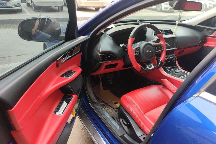 Used Jaguar XEL 2018 2.0T 200 PS First-Edition Limited Edition Driver Seat