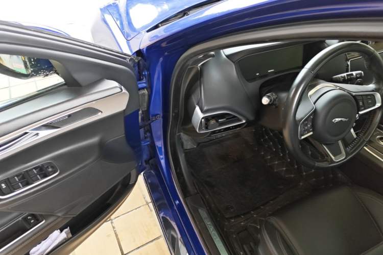 Used Jaguar XEL 2018 2.0T 200 PS Premium Edition Driver Seat