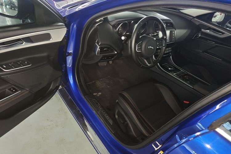Used Jaguar XEL 2018 2.0T 200 PS Luxury Edition Driver Seat