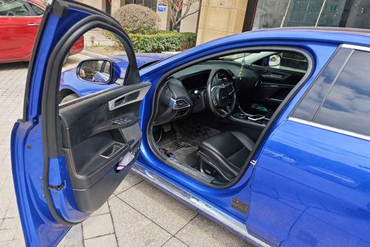 Used Jaguar XEL 2018 2.0T 200 PS Premium Edition Driver Seat