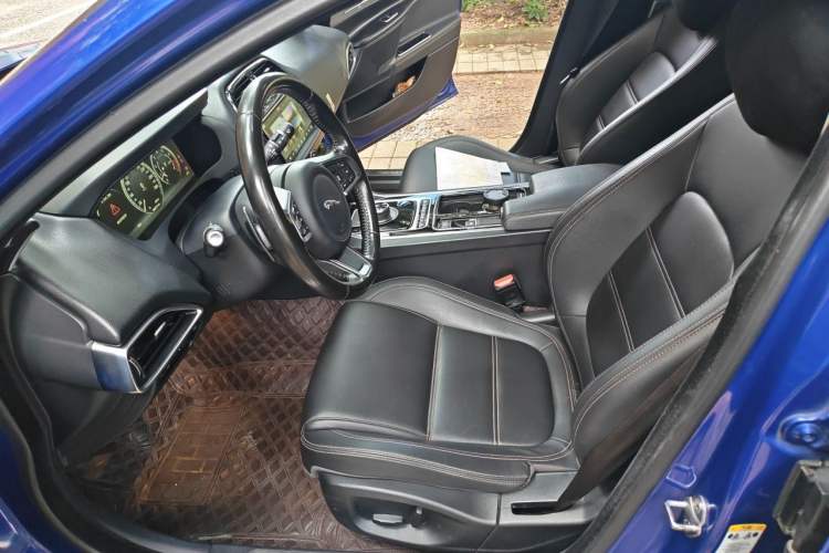 Used Jaguar XEL 2018 2.0T 250 PS Premium Edition Driver Seat