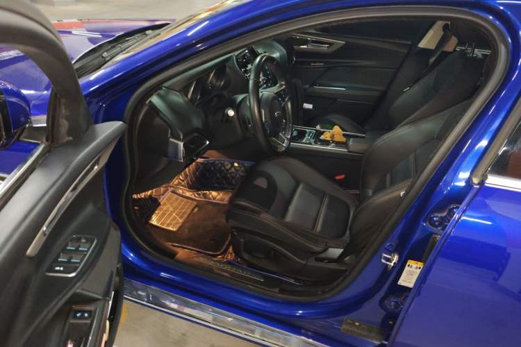 Used Jaguar XEL 2018 2.0T 200 PS Luxury Edition Driver Seat