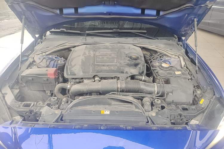 Used Jaguar XEL 2018 2.0T 200 PS Luxury Edition Engine Bay