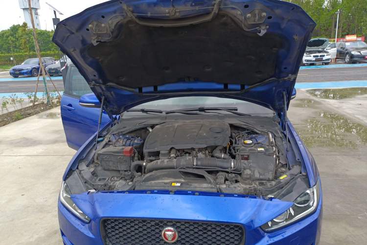 Used Jaguar XEL 2018 2.0T 200 PS Premium Edition Engine Bay