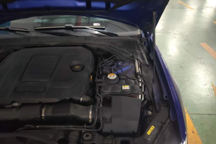Used Jaguar XEL 2018 2.0T 200 PS Premium Edition Engine Bay Left
