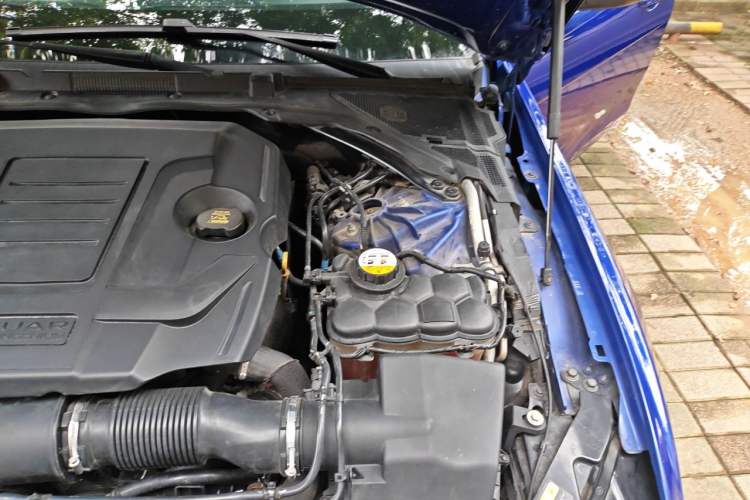 Used Jaguar XEL 2018 2.0T 250 PS Premium Edition Engine Bay Left